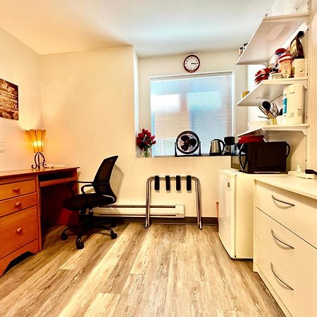 Micro Studio Apartment 10 Minutes Walk To University Of Washington Сіетл Екстер'єр фото