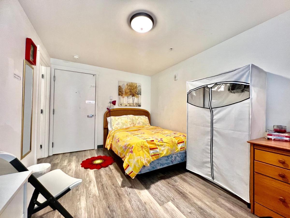 Micro Studio Apartment 10 Minutes Walk To University Of Washington Сіетл Екстер'єр фото