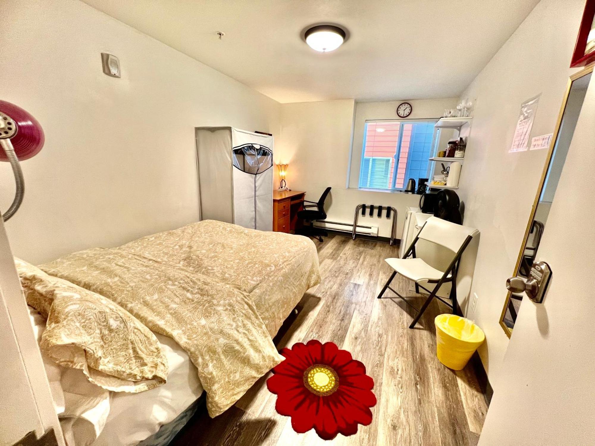 Micro Studio Apartment 10 Minutes Walk To University Of Washington Сіетл Екстер'єр фото